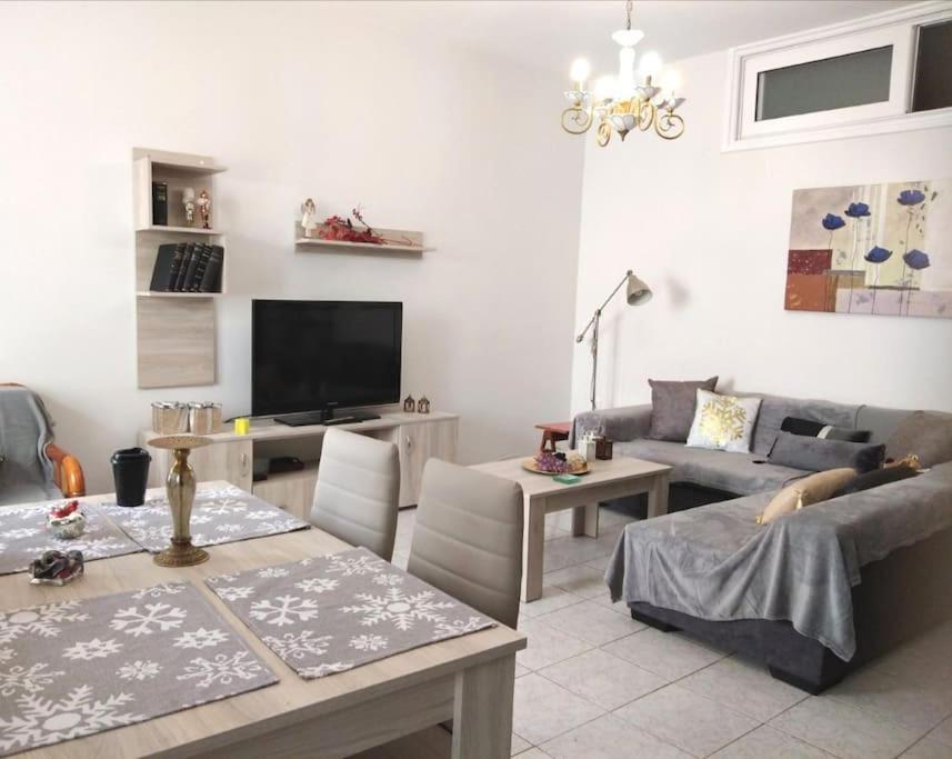 Vion Place Pilos Buitenkant foto